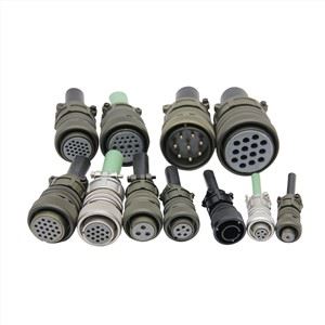 Đầu nối điện quân sự